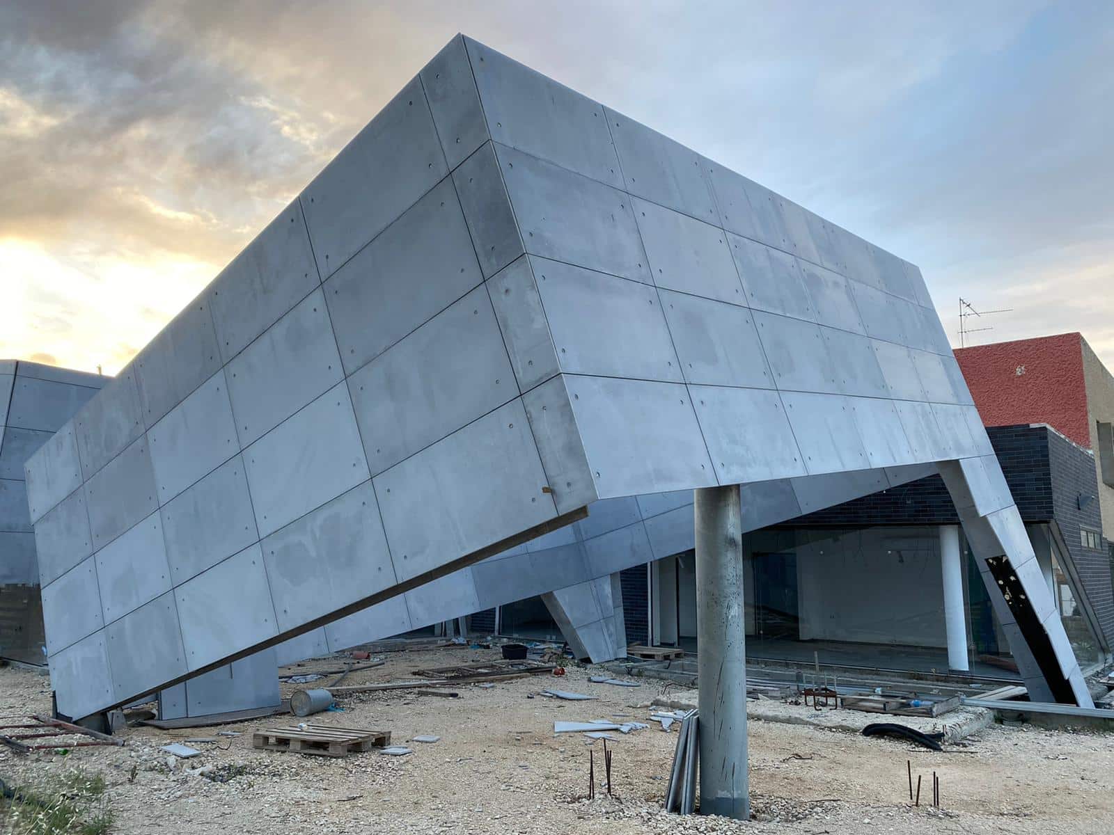 2f5f119f-3188-48e2-afa7-7517a783a8bd