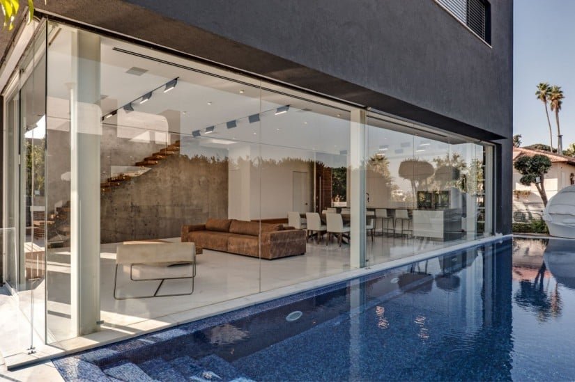 Hidden-House-by-Israelevitz-Architects-Large-Windows-825x549
